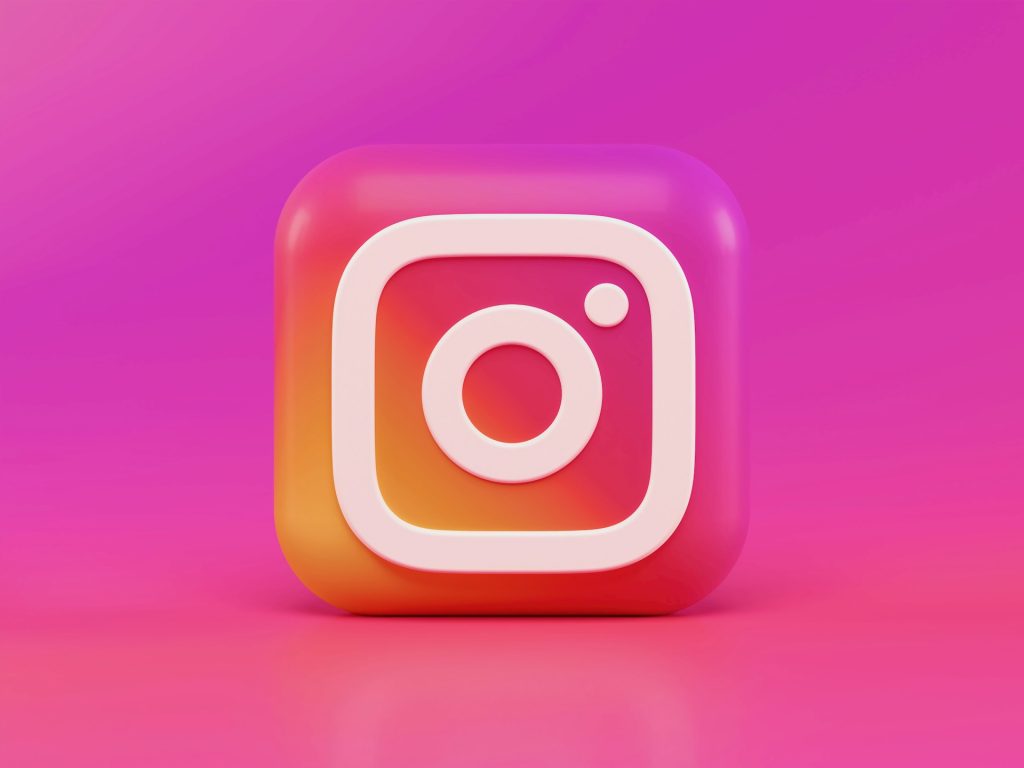 3D version of the Instagram logo 